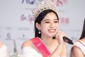 Hoa hậu Đỗ Thị Hà sinh năm bao nhiêu 